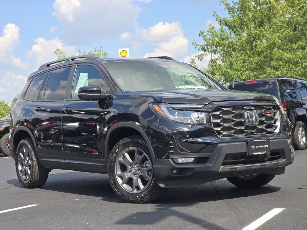 Certified 2025 Honda Passport TrailSport image 2