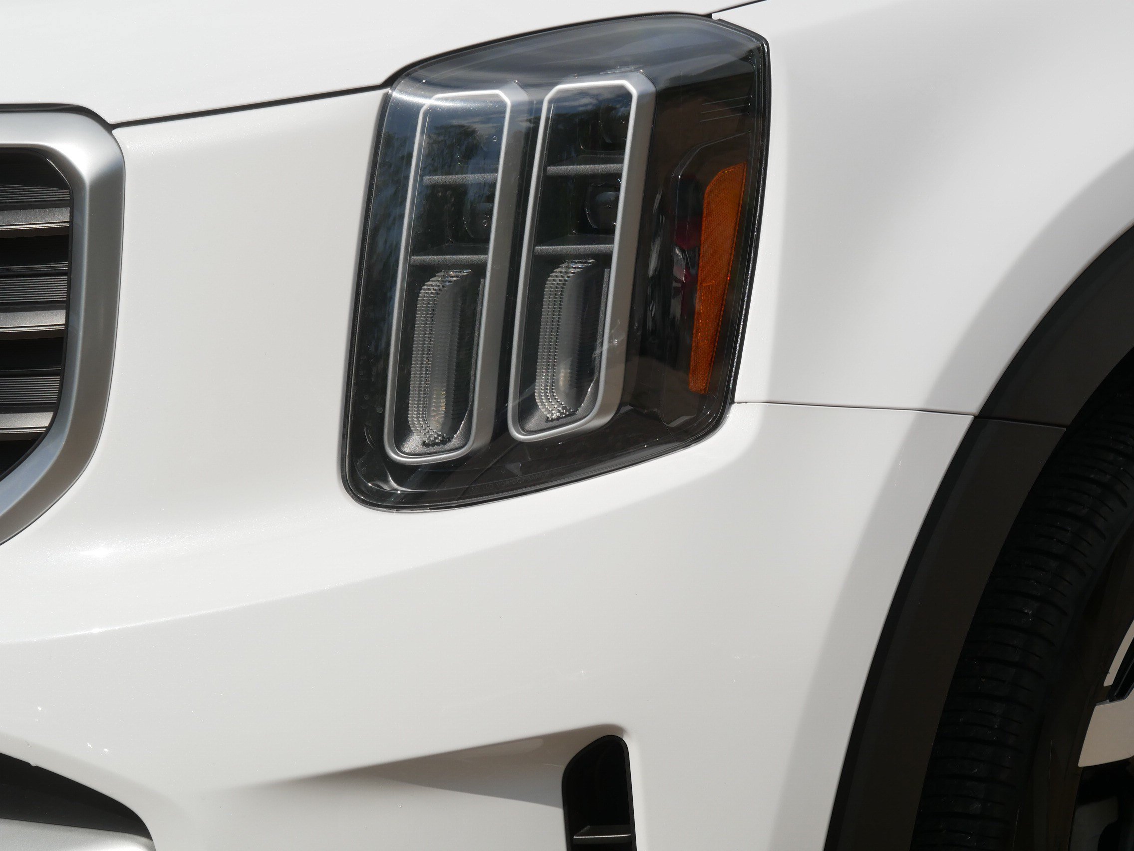 Certified 2024 Kia Telluride S w/ S Sunroof Package AWD/4WD image 16
