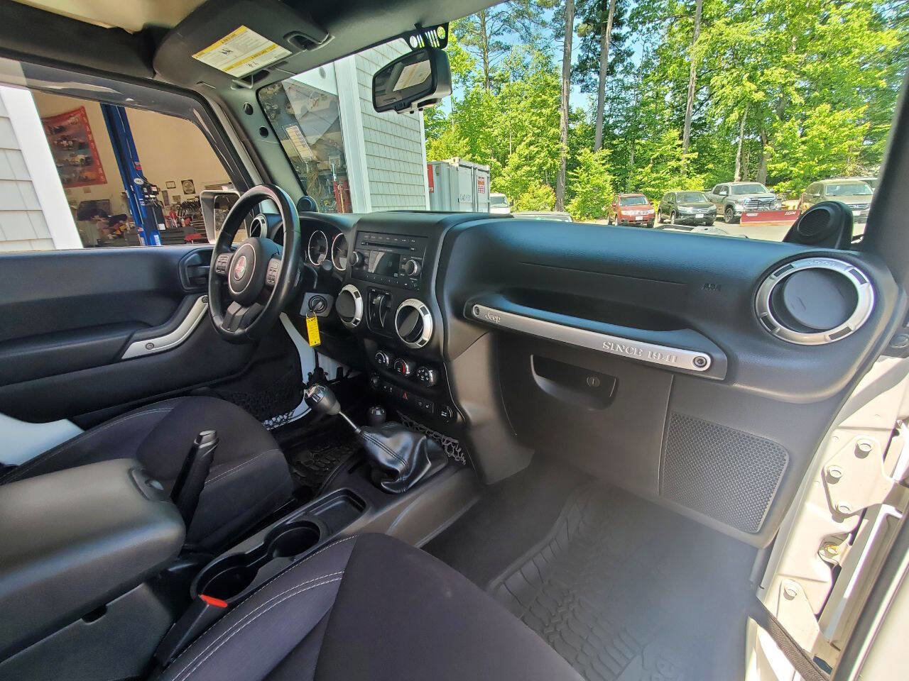 Used 2014 Jeep Wrangler Sahara w/ Connectivity Group image 14
