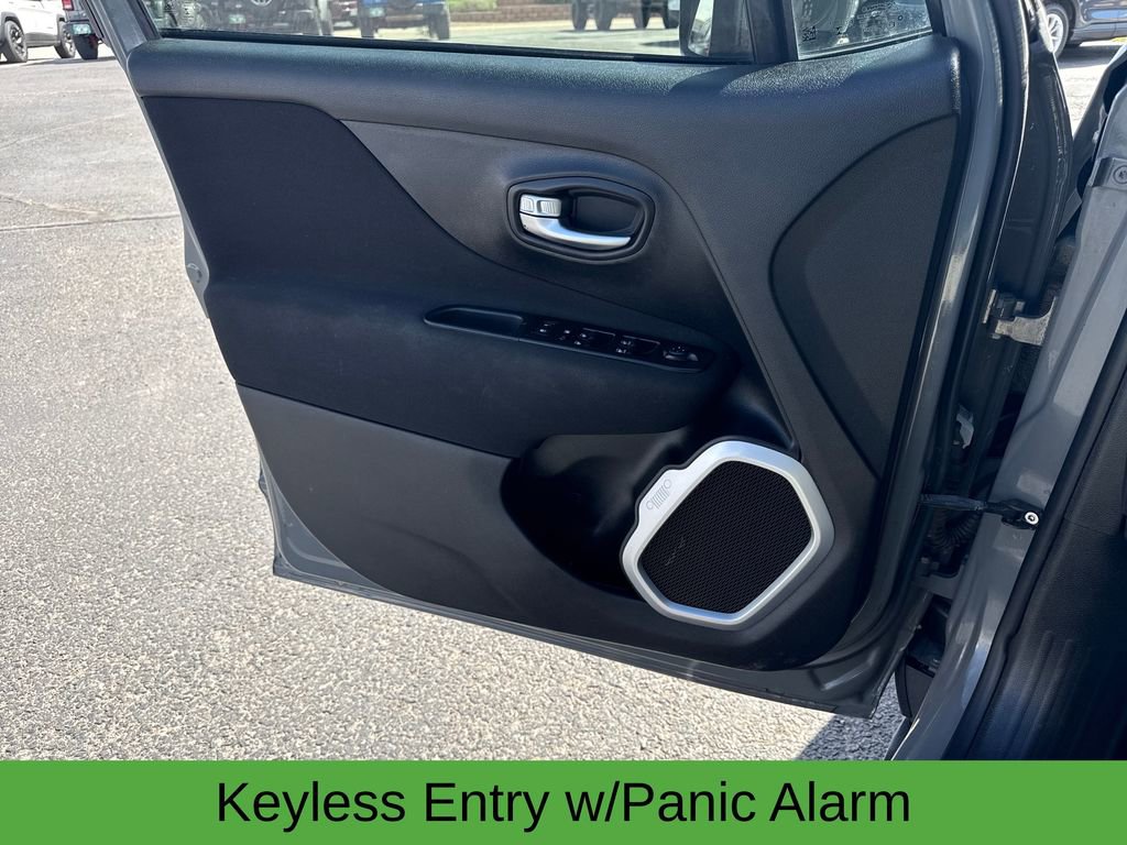 Used 2020 Jeep Renegade Latitude w/ Cold Weather Group image 13