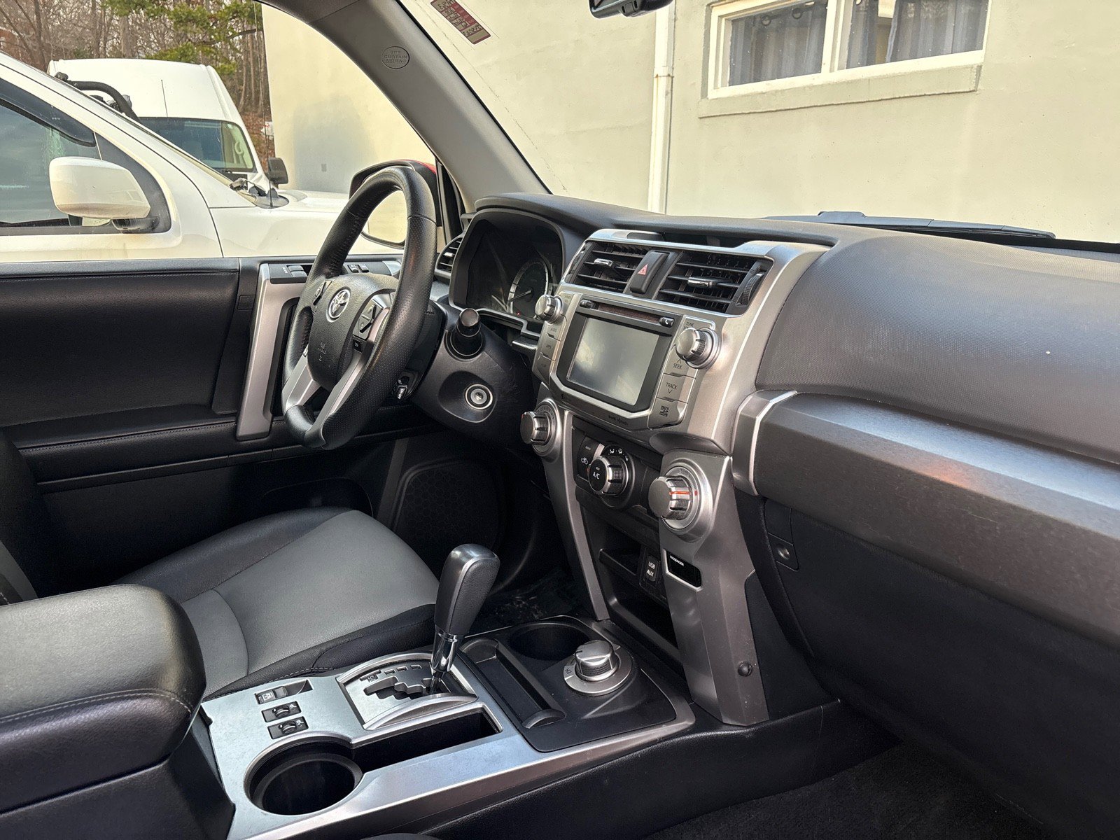 Used 2018 Toyota 4Runner SR5 Premium image 46