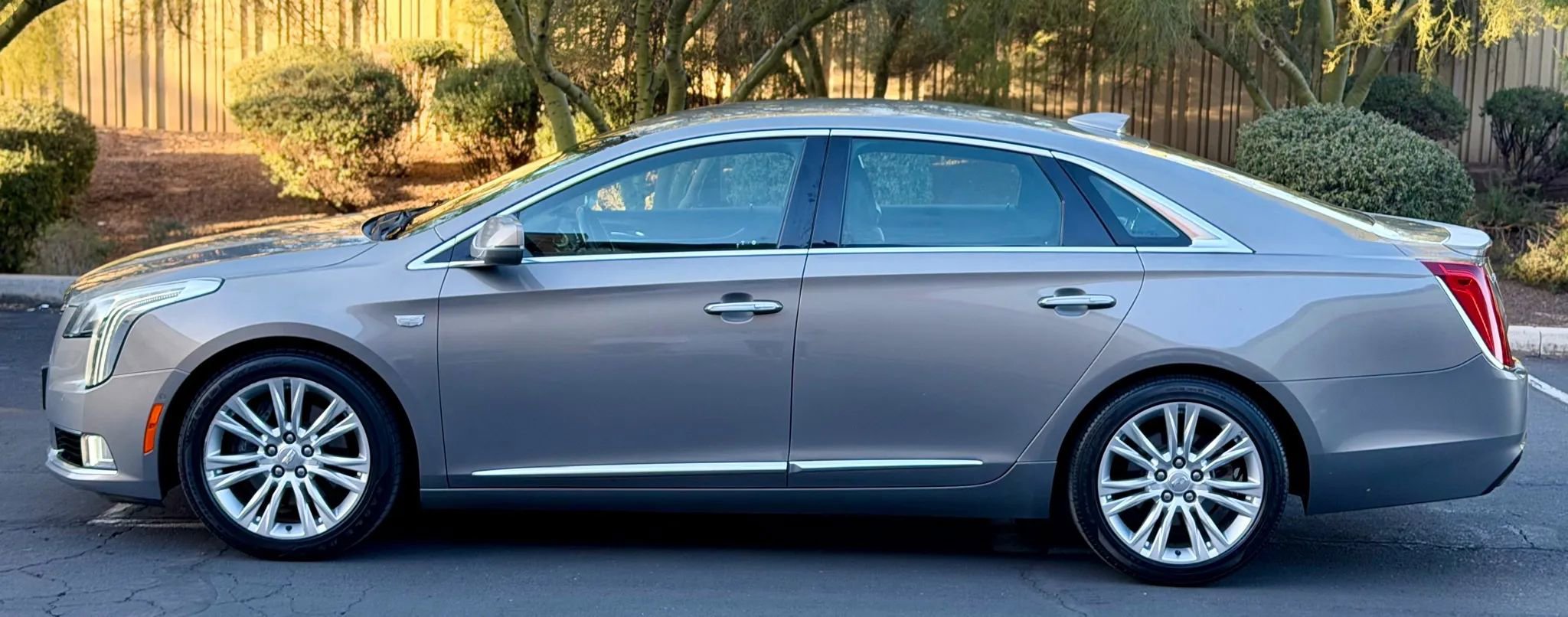 Used 2019 Cadillac XTS Luxury image 5