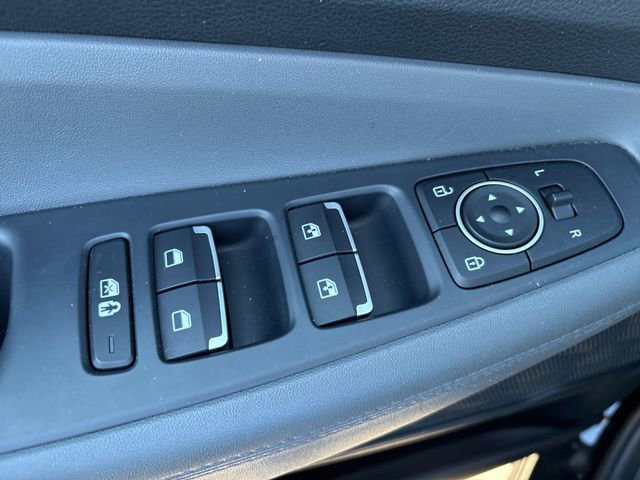 Used 2023 Hyundai Santa Fe SEL w/ Winter Weather Package AWD/4WD image 12