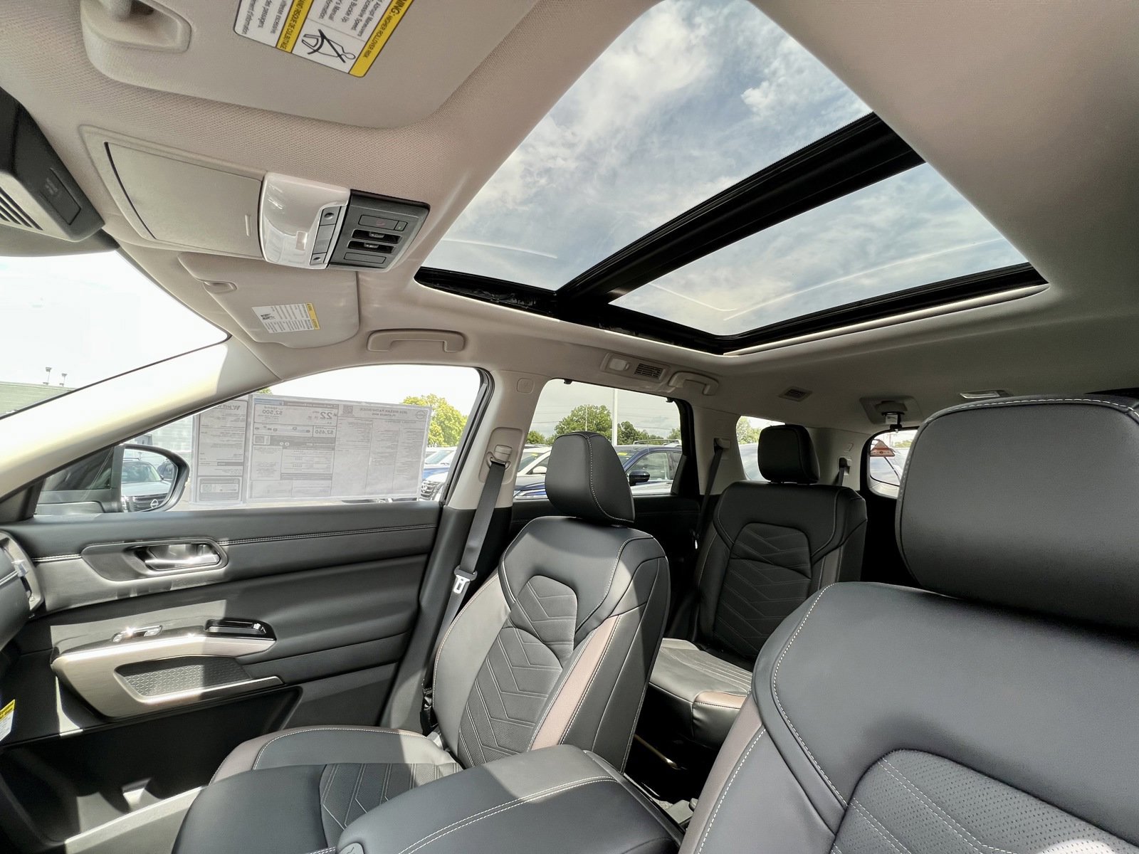 New 2025 Nissan Pathfinder Platinum image 33