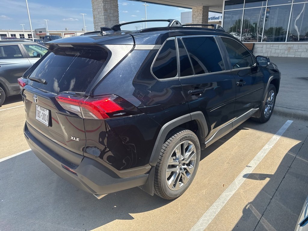 Used 2023 Toyota RAV4 XLE Premium image 2