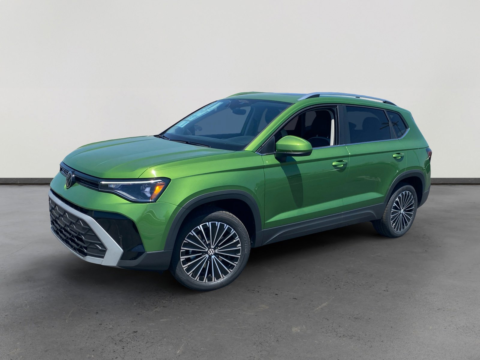 New 2025 Volkswagen Taos SE