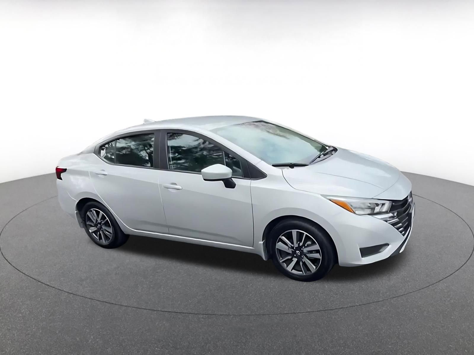 Used 2025 Nissan Versa SV w/ Trunk Package FWD image 2