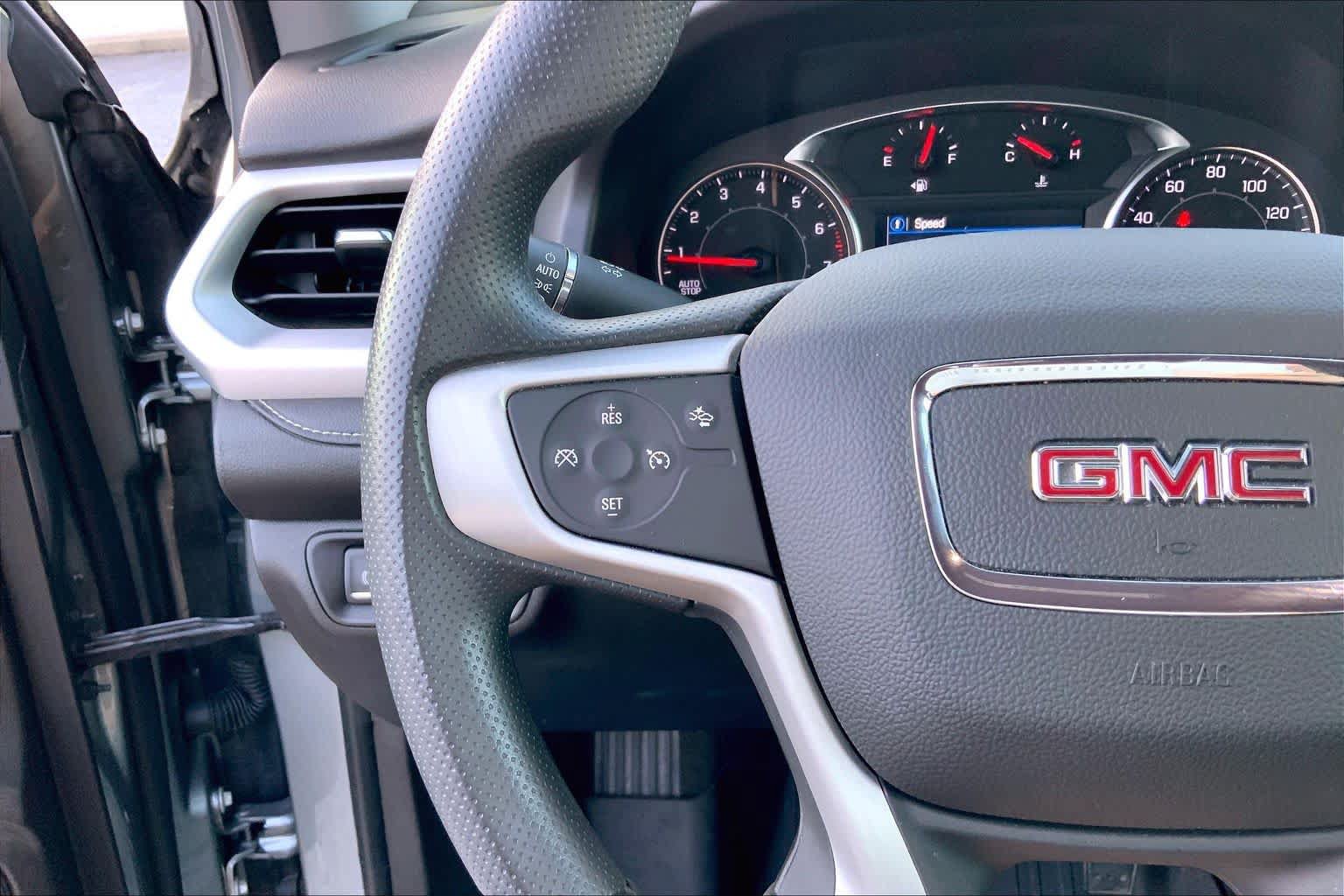 Used 2023 GMC Acadia SLE w/ Driver Convenience Package FWD image 23