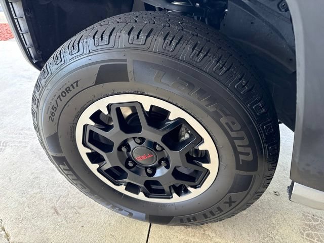 Used 2024 Toyota Tacoma TRD Off-Road AWD/4WD image 37