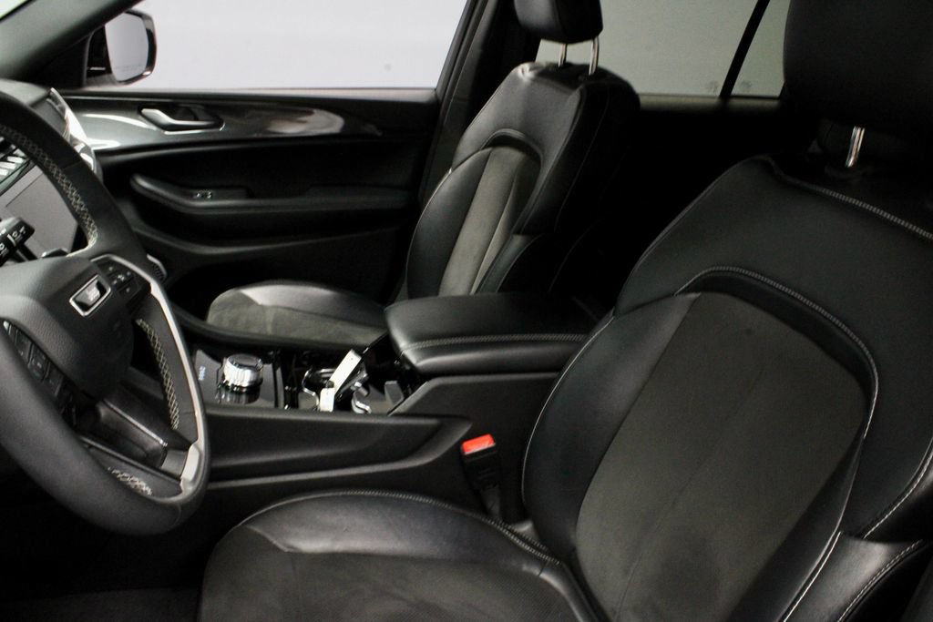Used 2023 Jeep Grand Cherokee Altitude AWD/4WD image 23