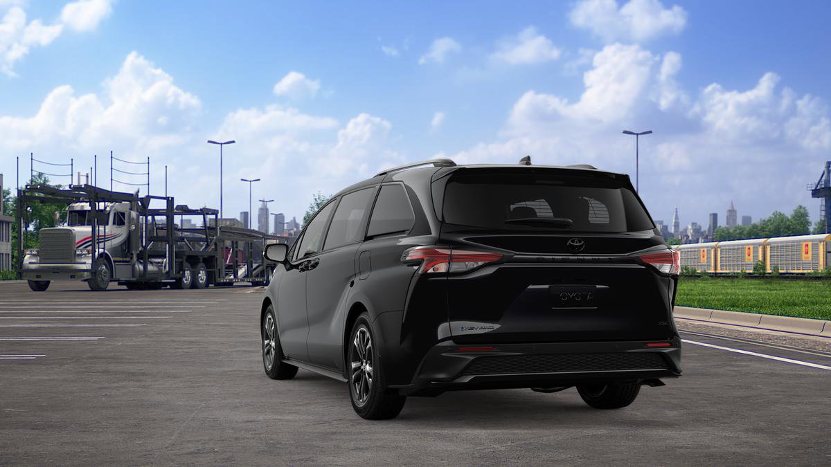 New 2026 Toyota Sienna XSE image 7