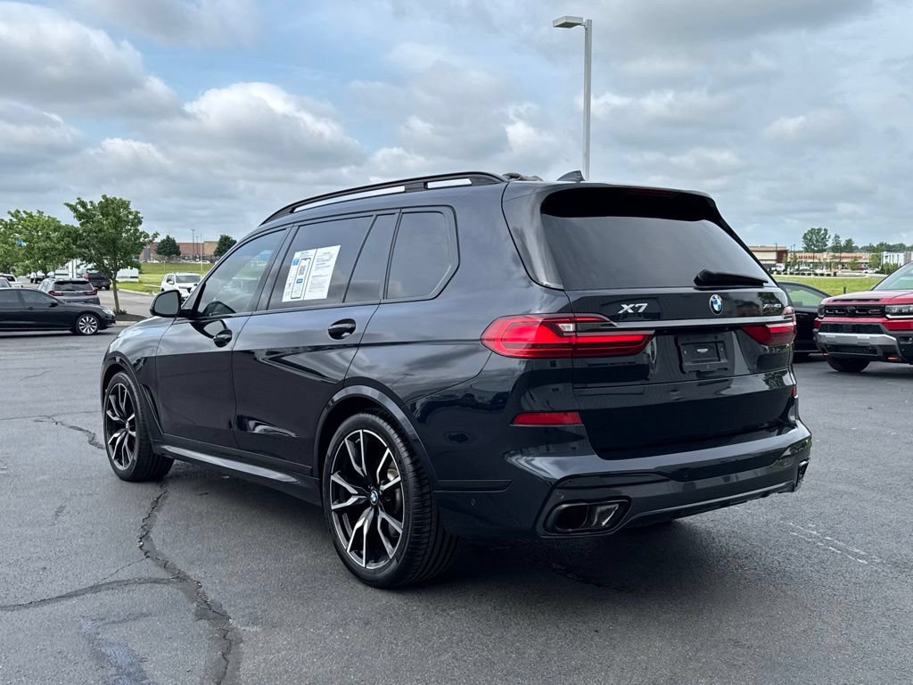 Used 2022 BMW X7 xDrive40i w/ M Sport Package AWD/4WD image 5