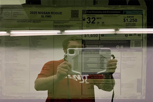 New 2025 Nissan Rogue SL image 40