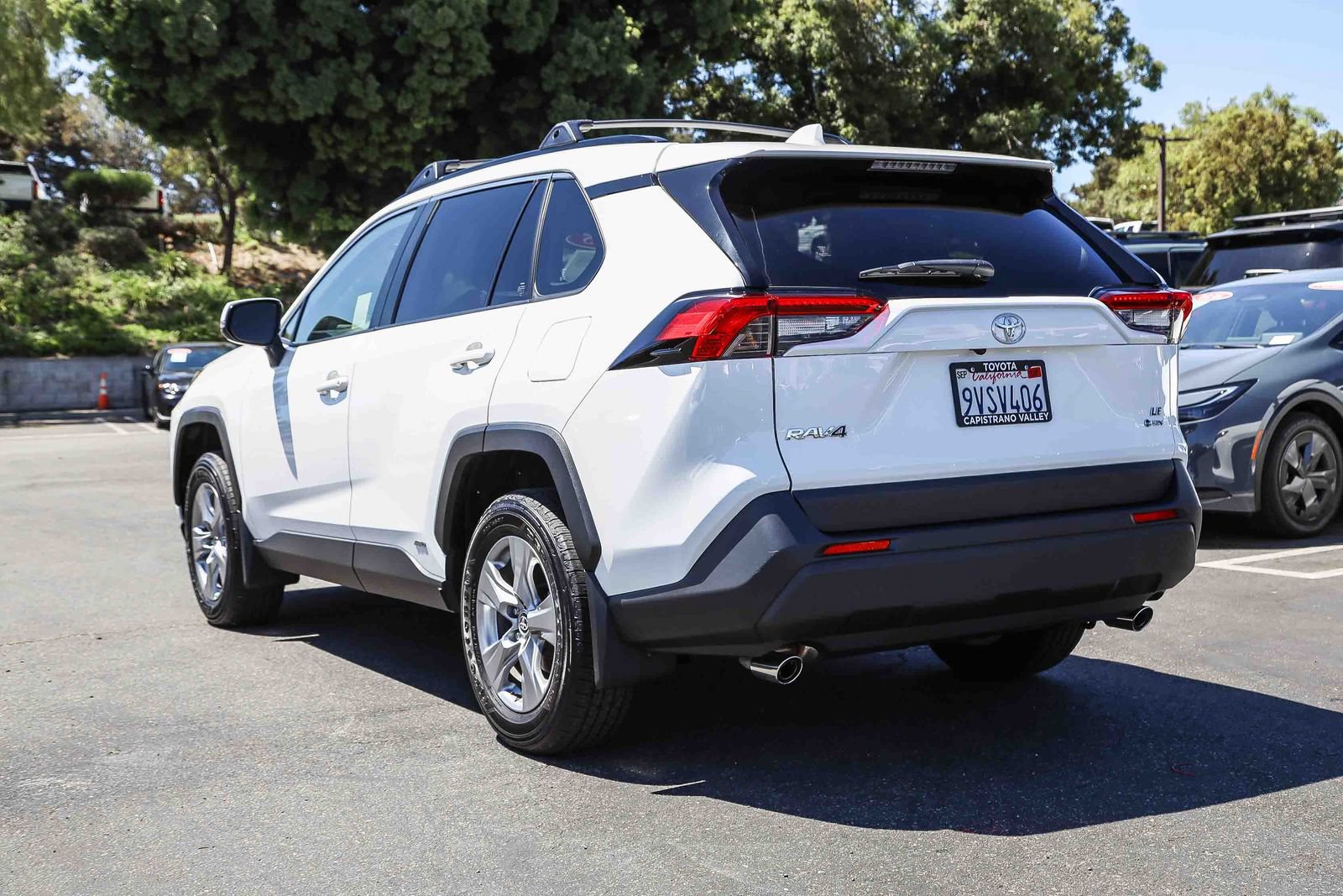 Certified 2025 Toyota RAV4 LE AWD/4WD image 7