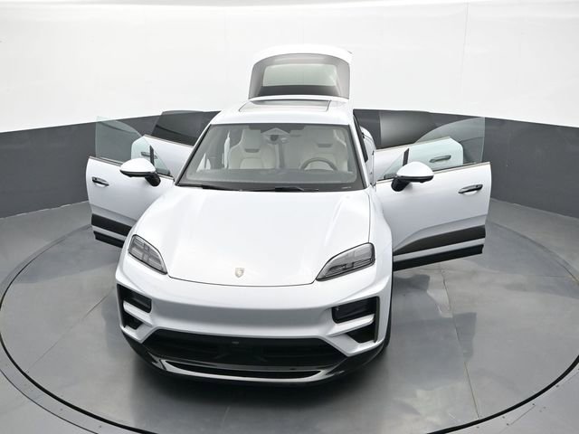 New 2025 Porsche Macan Turbo Electric image 33