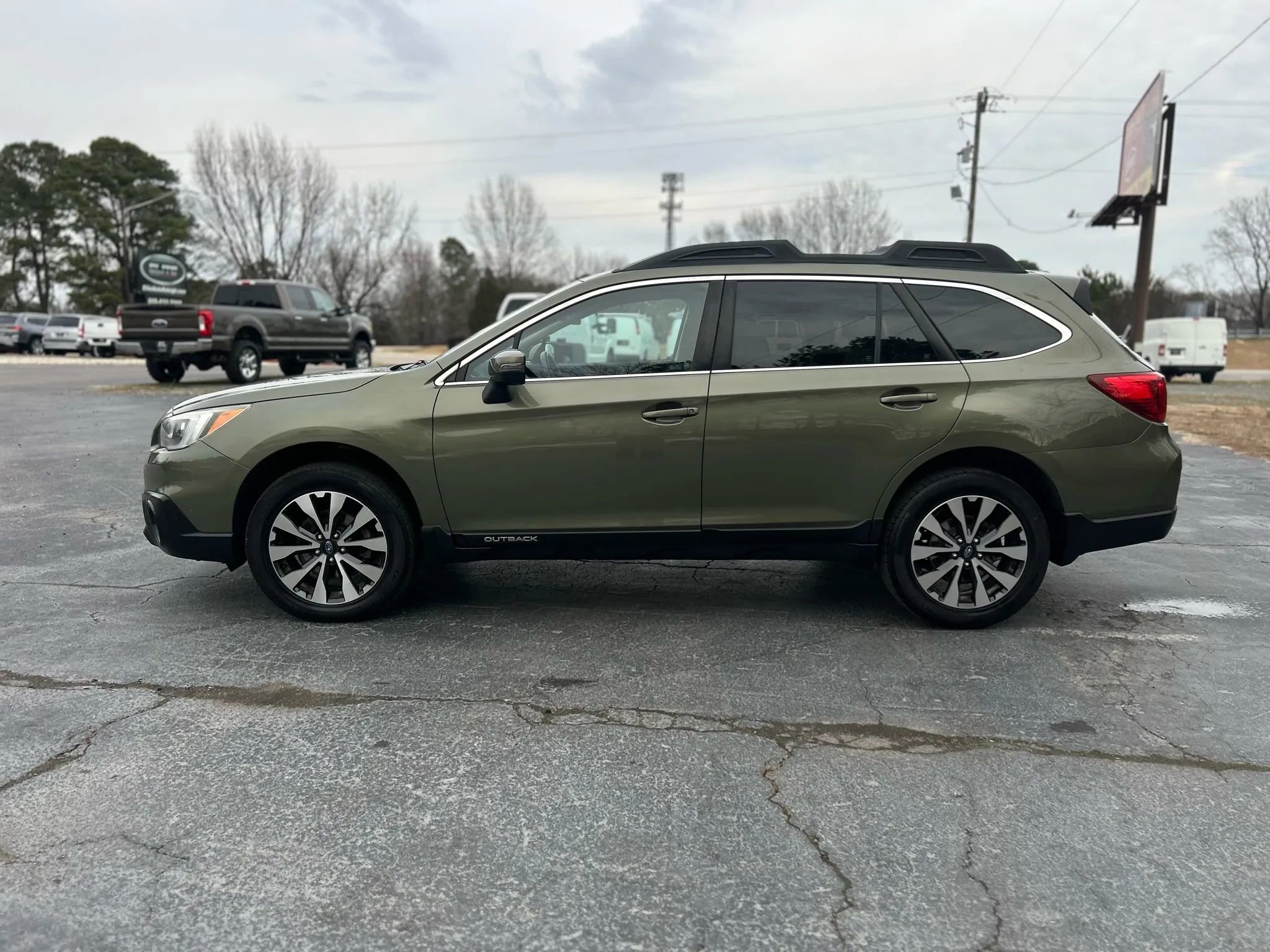 Used 2016 Subaru Outback 2.5i Limited w/ Popular Package #4 image 10