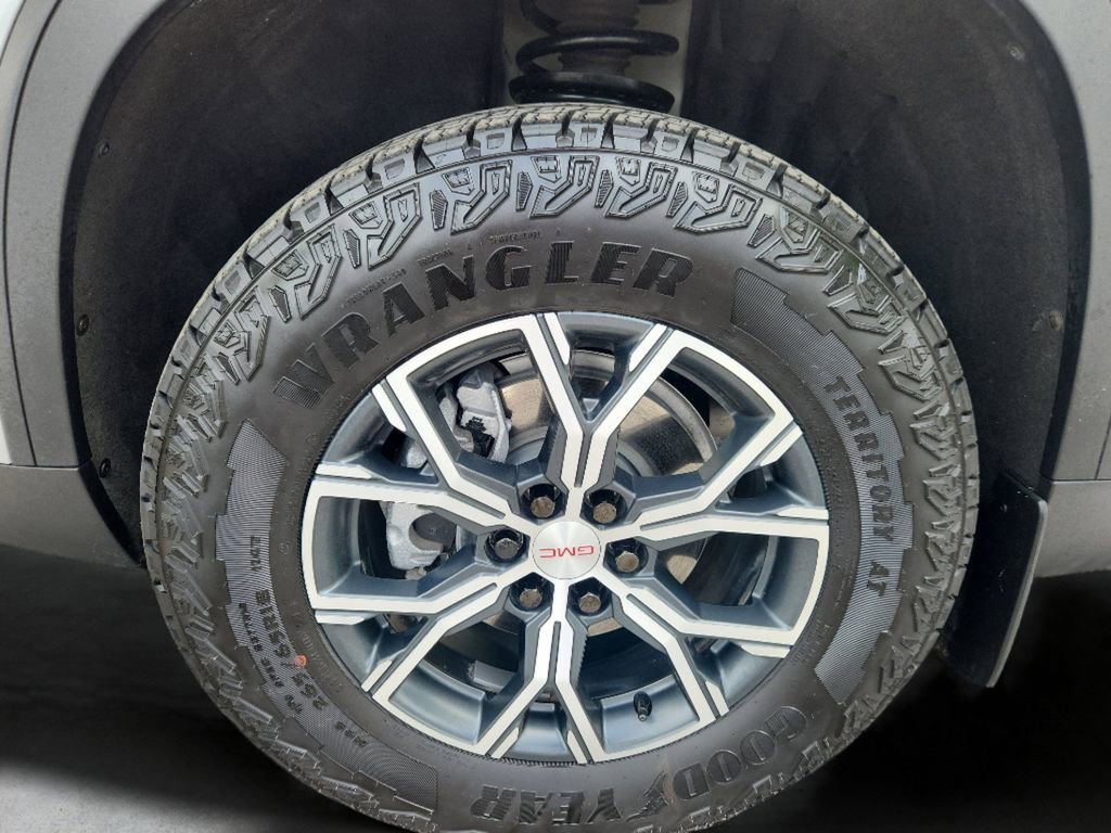 Used 2024 GMC Acadia AT4 w/ Luxury Package AWD/4WD image 18