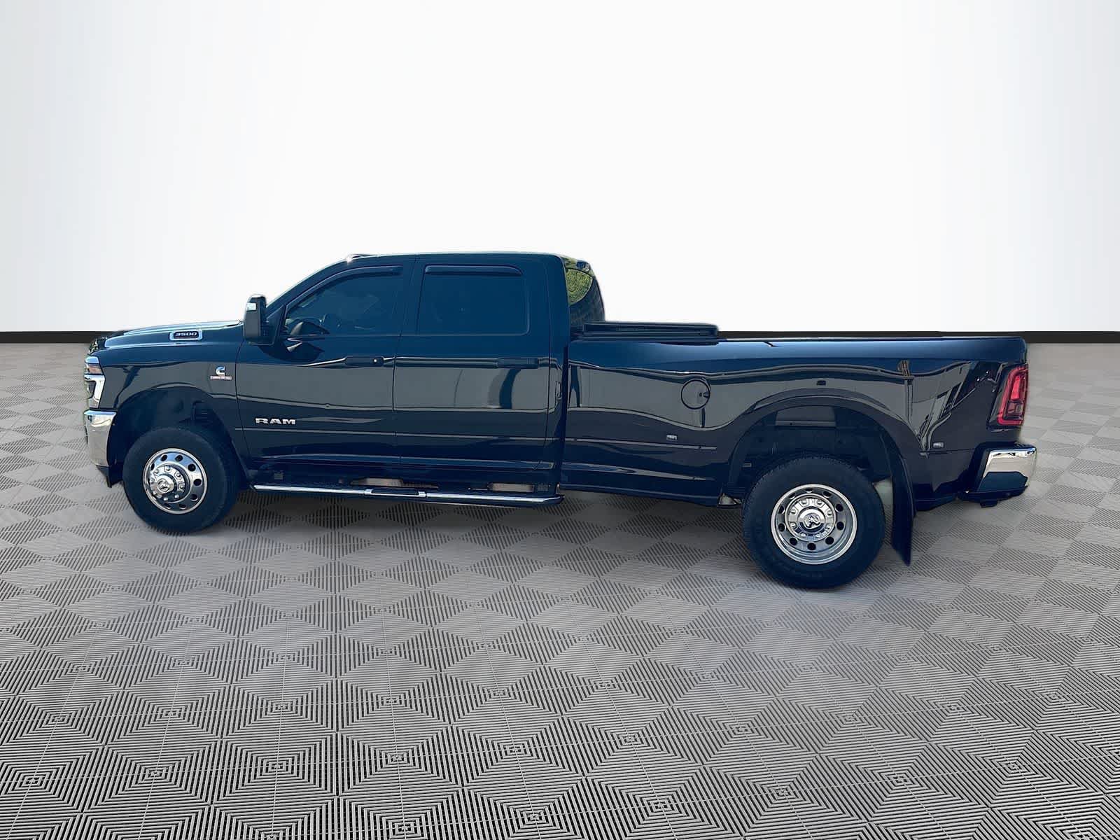 Used 2025 RAM 3500 Big Horn AWD/4WD image 8