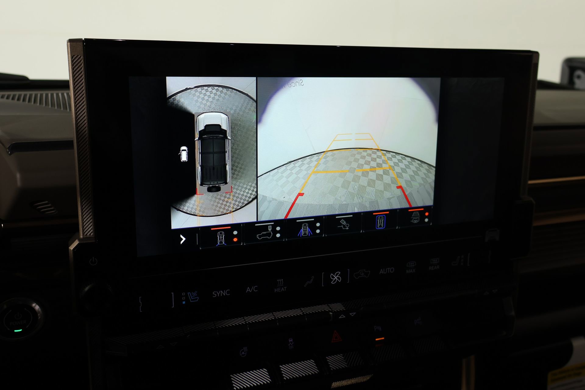 Used 2024 GMC Hummer EV 2X w/ LPO, Illumination Package image 6