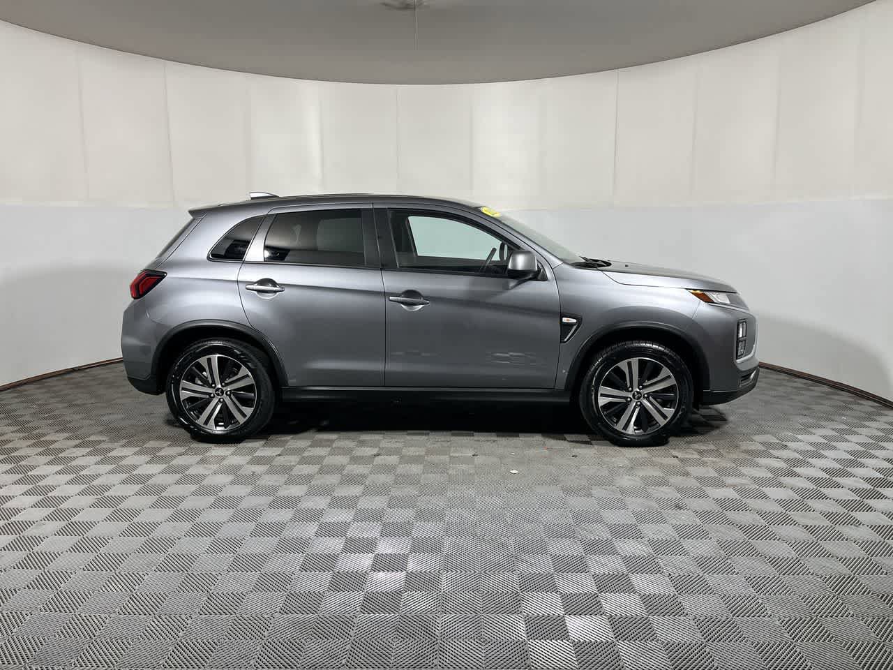 Used 2025 Mitsubishi Outlander Sport ES image 9