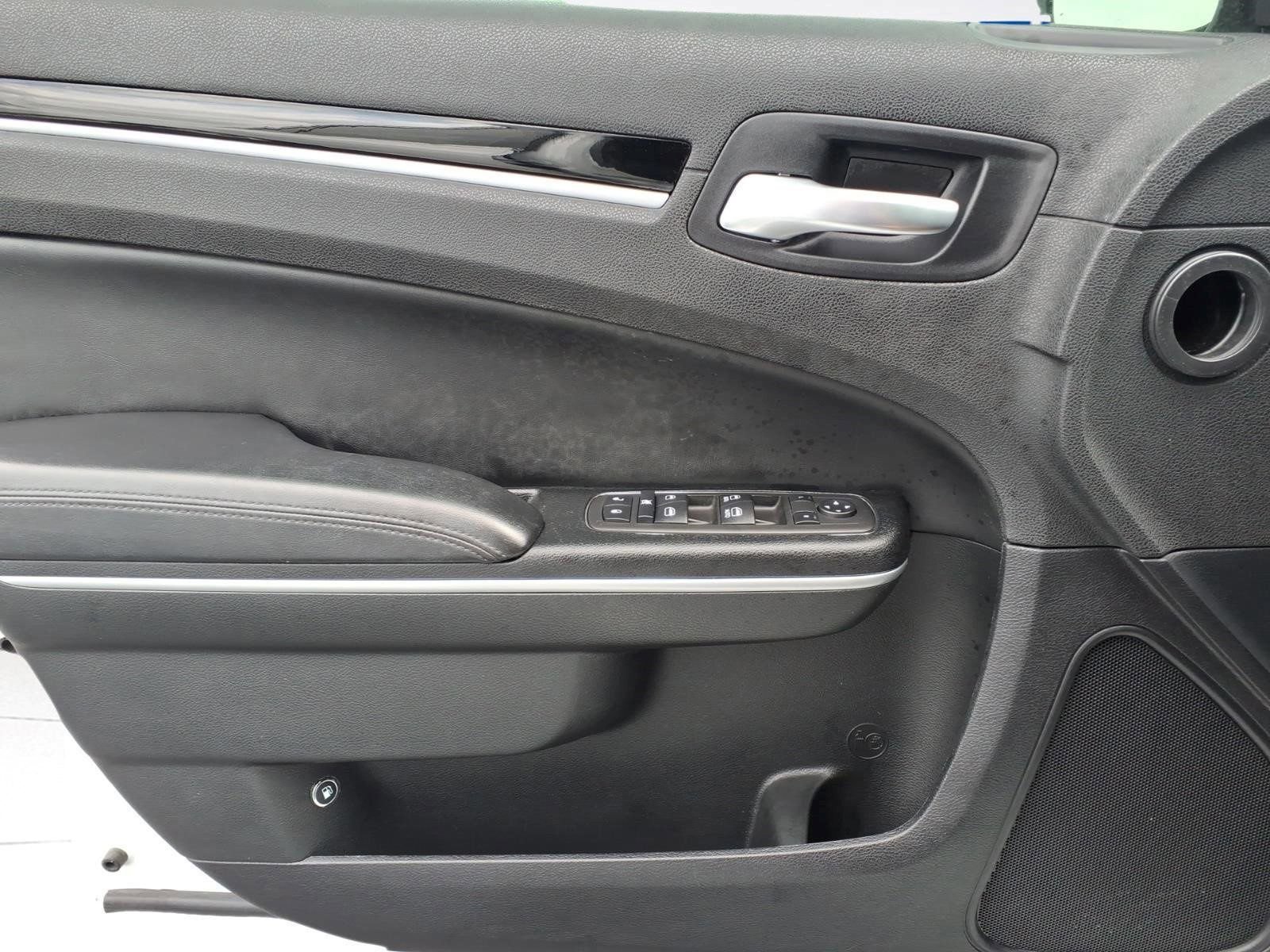 Used 2023 Chrysler 300 Touring RWD image 16