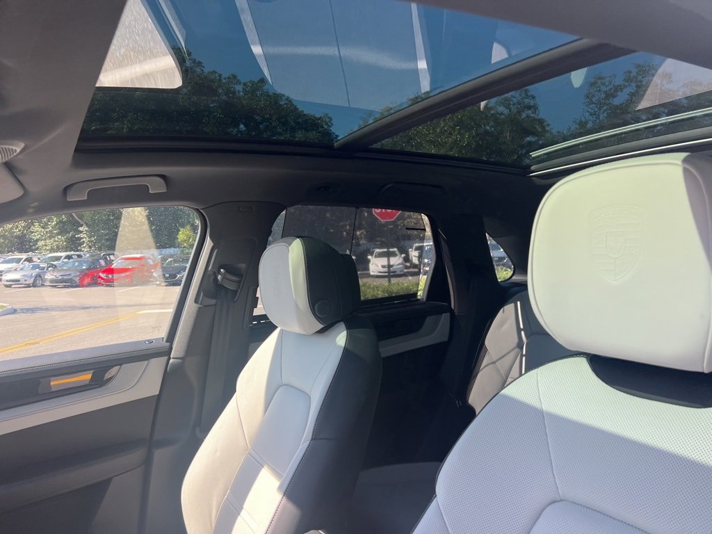 Used 2024 Porsche Cayenne S image 28