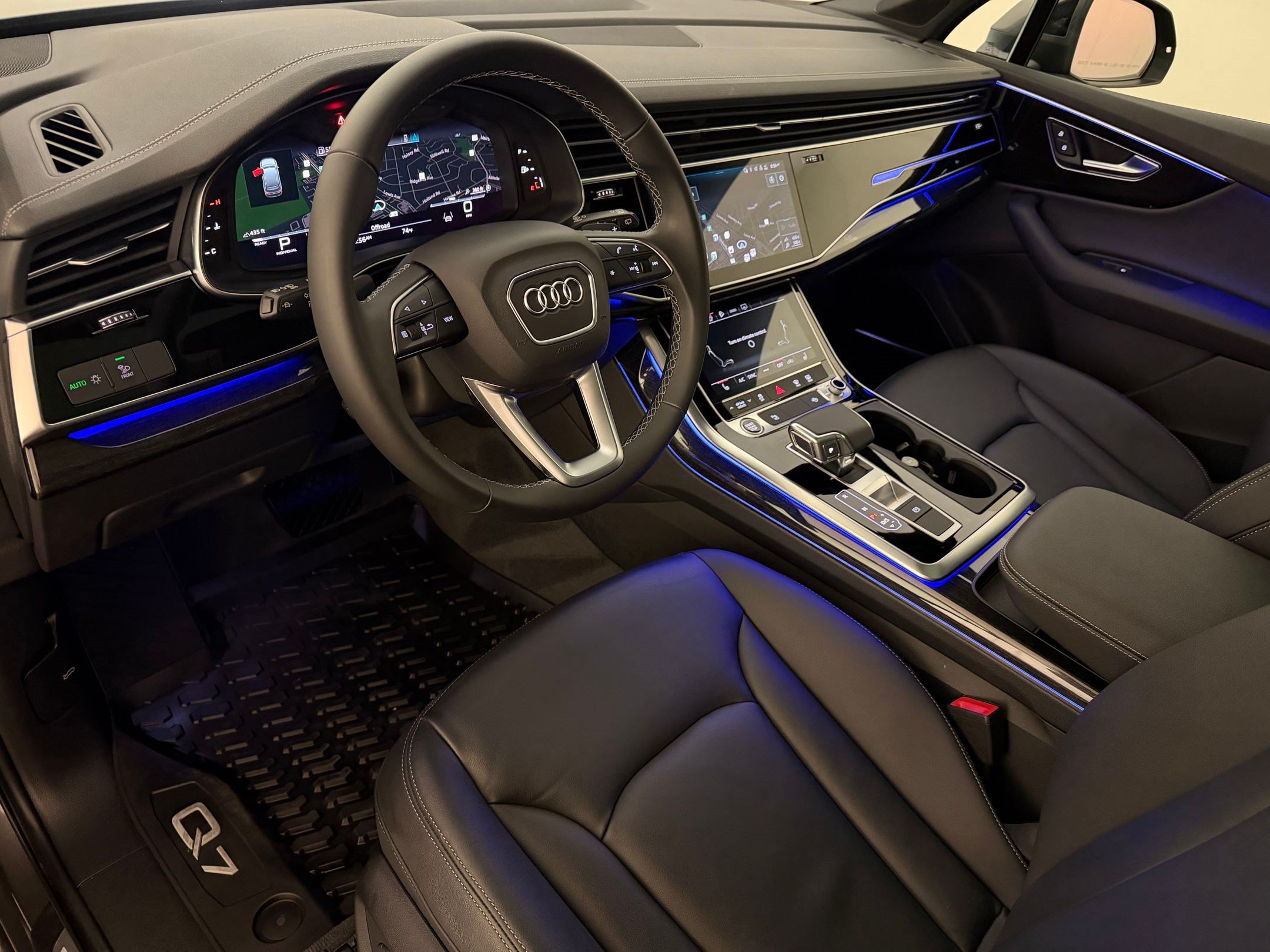 Used 2025 Audi Q7 2.0T Premium w/ Convenience Plus Package AWD/4WD image 4
