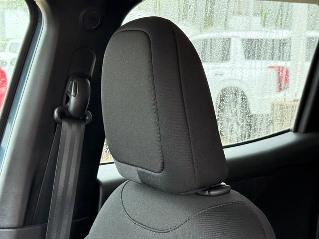 Used 2020 Jeep Renegade Latitude w/ Cold Weather Group AWD/4WD image 14