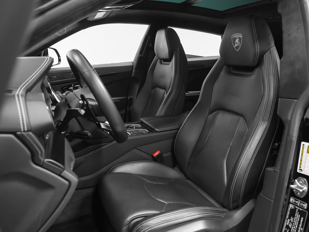 Used 2022 Lamborghini Urus AWD/4WD image 3