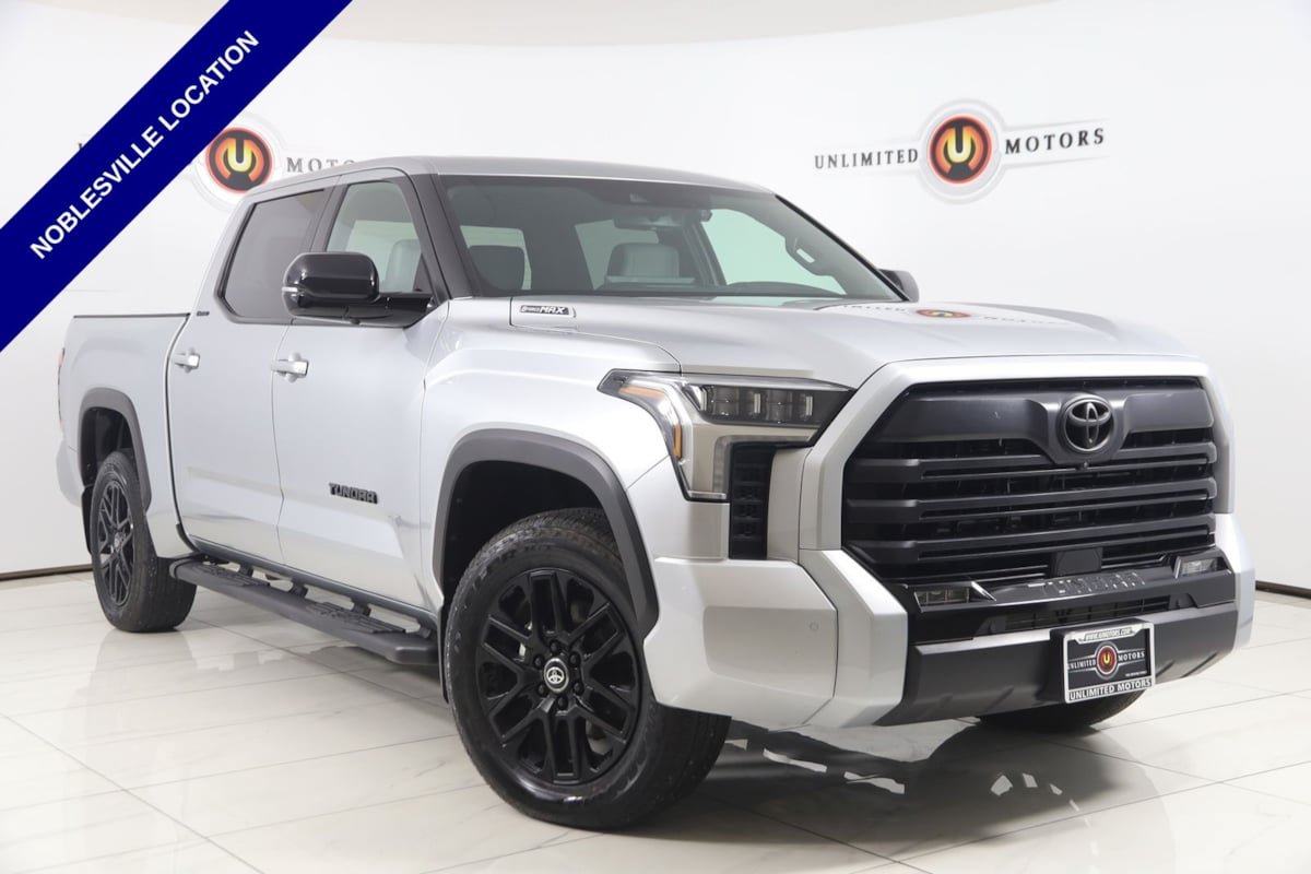 Used 2025 Toyota Tundra Limited AWD/4WD image 1