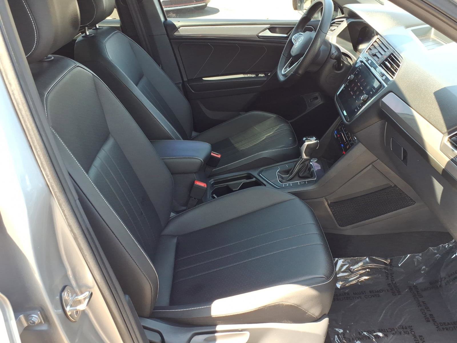 Certified 2024 Volkswagen Tiguan SE R-Line FWD image 12