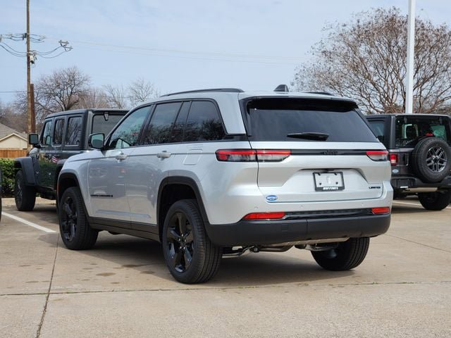New 2025 Jeep Grand Cherokee Limited w/ Black Appearance Package RWD image 4