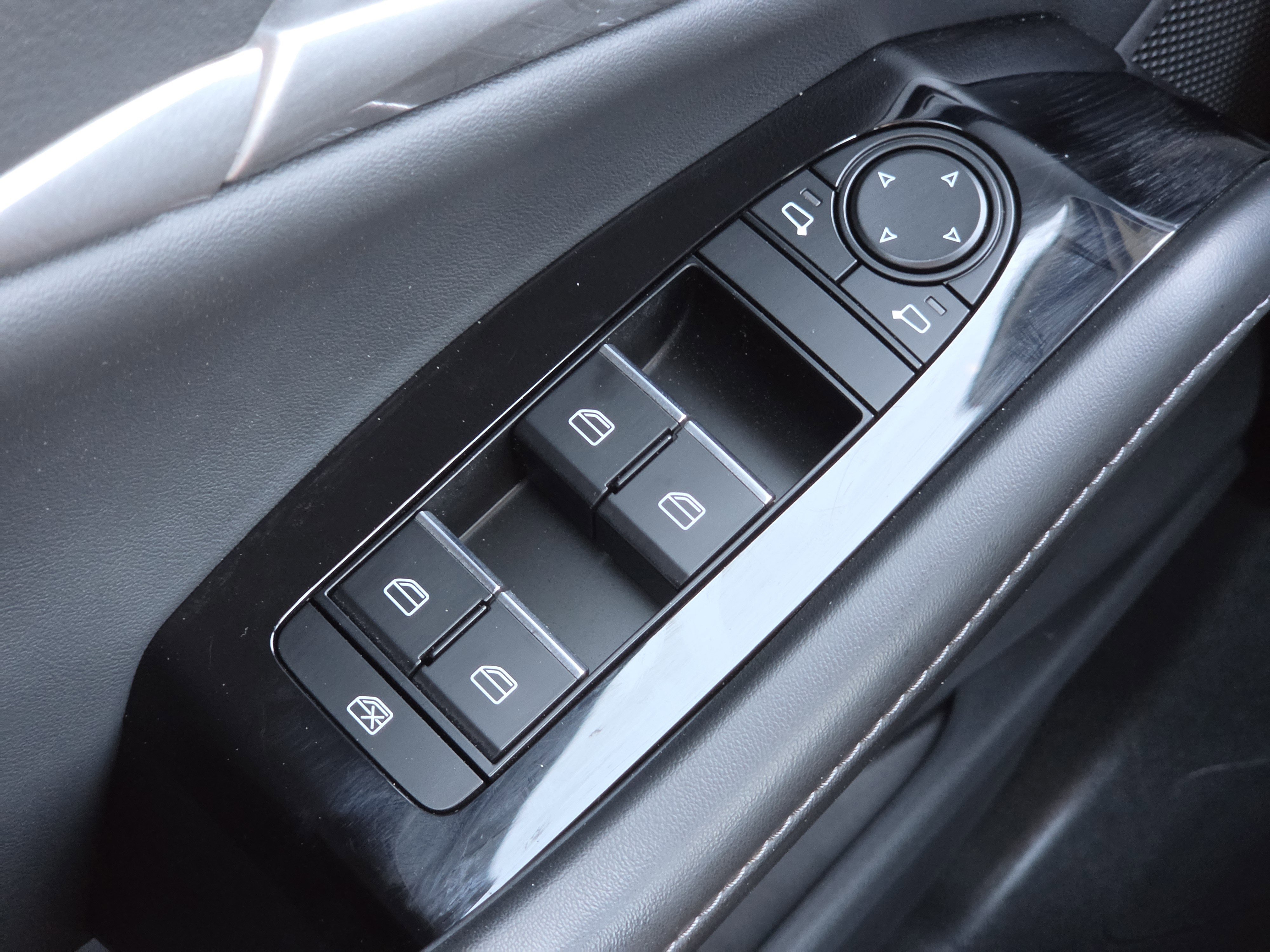 Used 2025 MAZDA CX-30 AWD 2.5 S w/ Select Sport Pkg image 11