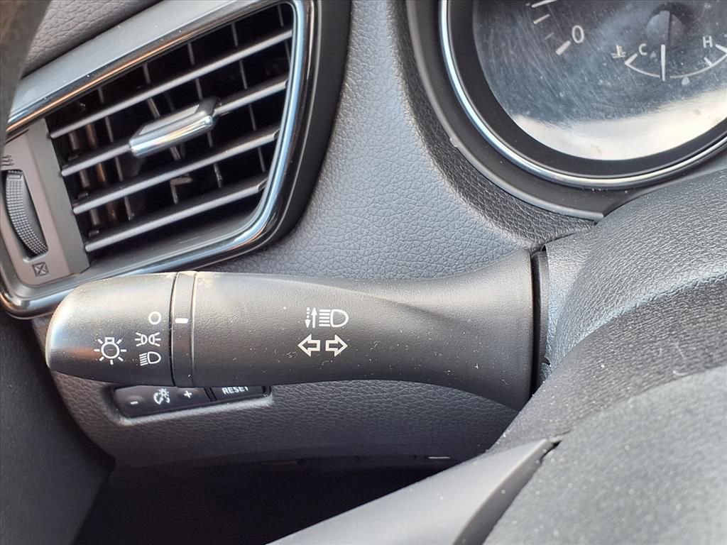 Used 2019 Nissan Rogue S image 21