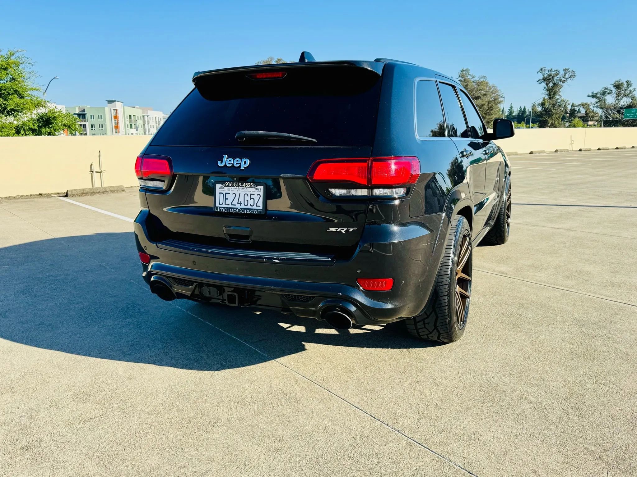 Used 2014 Jeep Grand Cherokee SRT8 w/ Luxury Group II AWD/4WD image 21