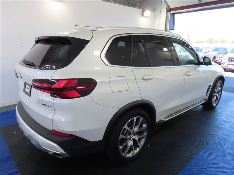 Used 2024 BMW X5 sDrive40i w/ Premium Package RWD image 6
