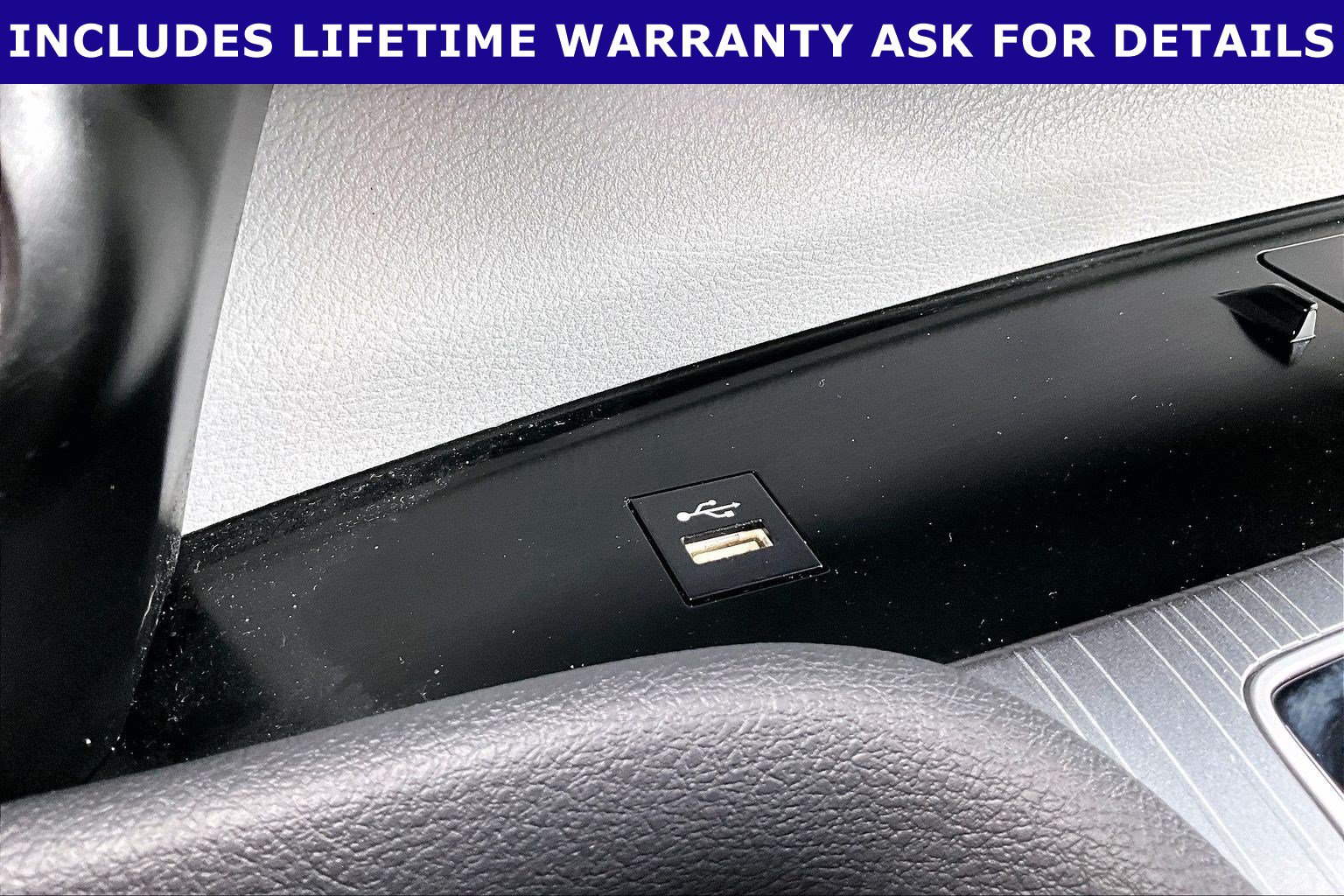 Used 2025 Toyota Sienna XLE FWD image 29