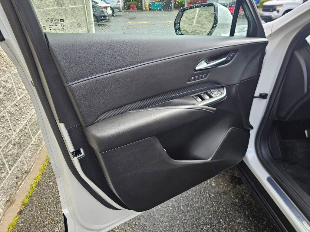 Used 2024 Cadillac XT4 Sport image 23