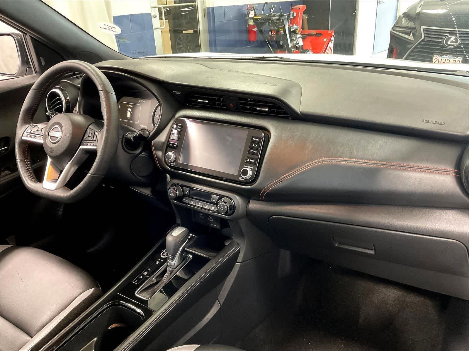 Certified 2023 Nissan Kicks SR w/ SR Premium Package FWD image 14