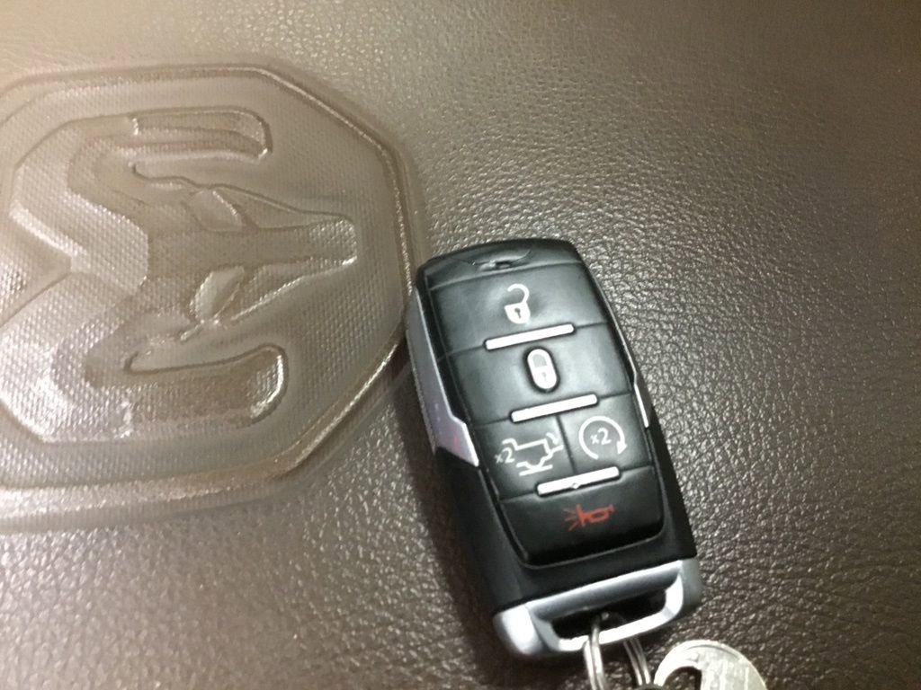 Used 2019 RAM 1500 Laramie image 11