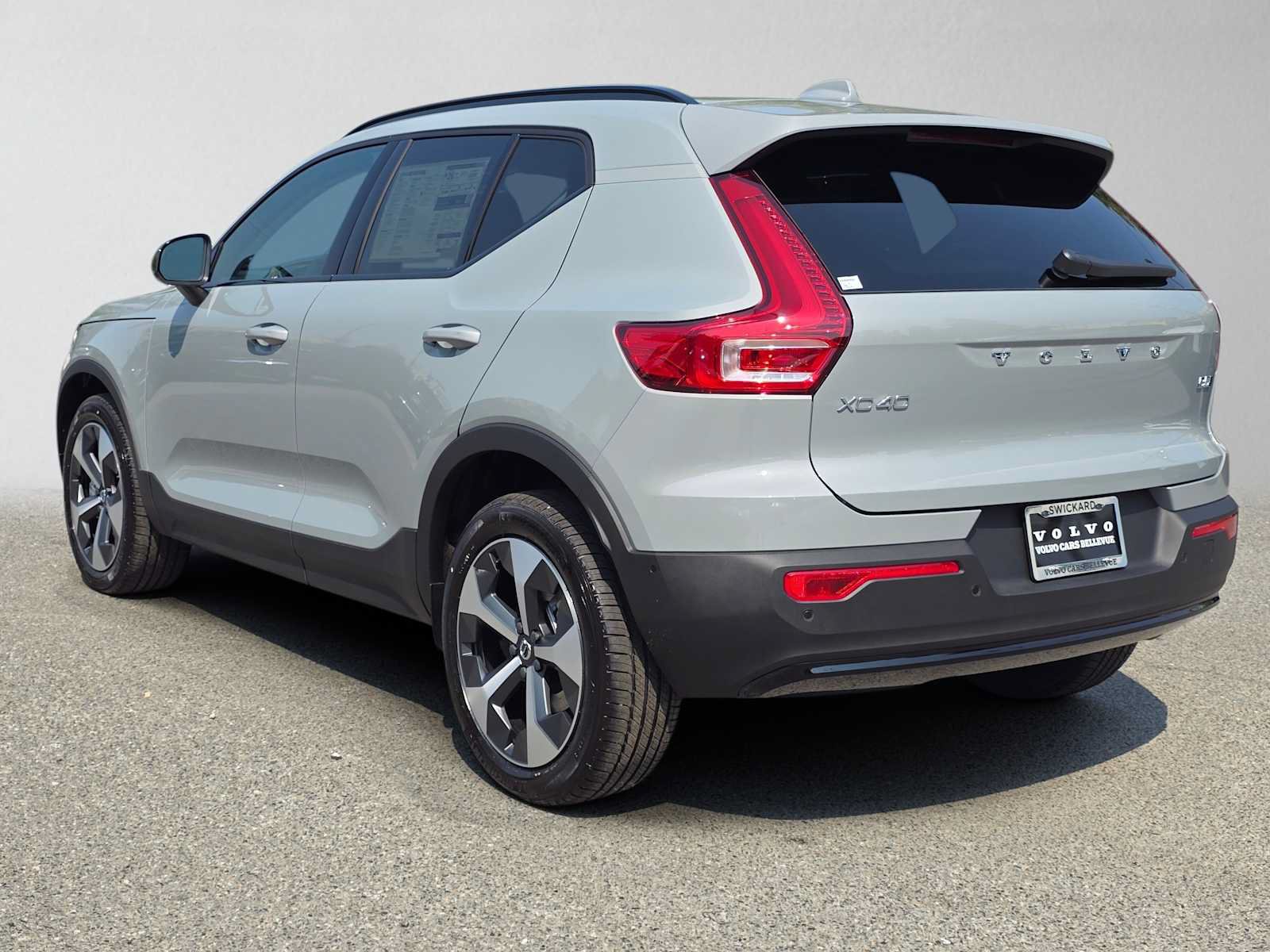 New 2026 Volvo XC40 B5 Plus w/ Protection Package Premier AWD/4WD image 5