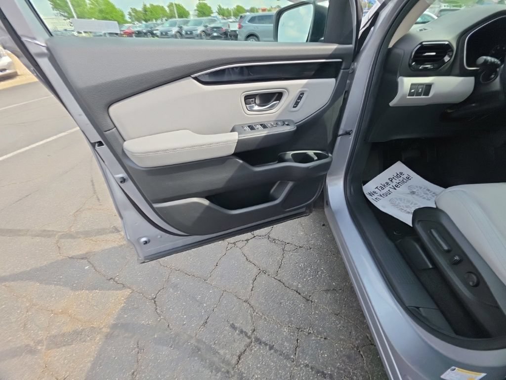 Certified 2025 Honda Pilot EX-L image 12