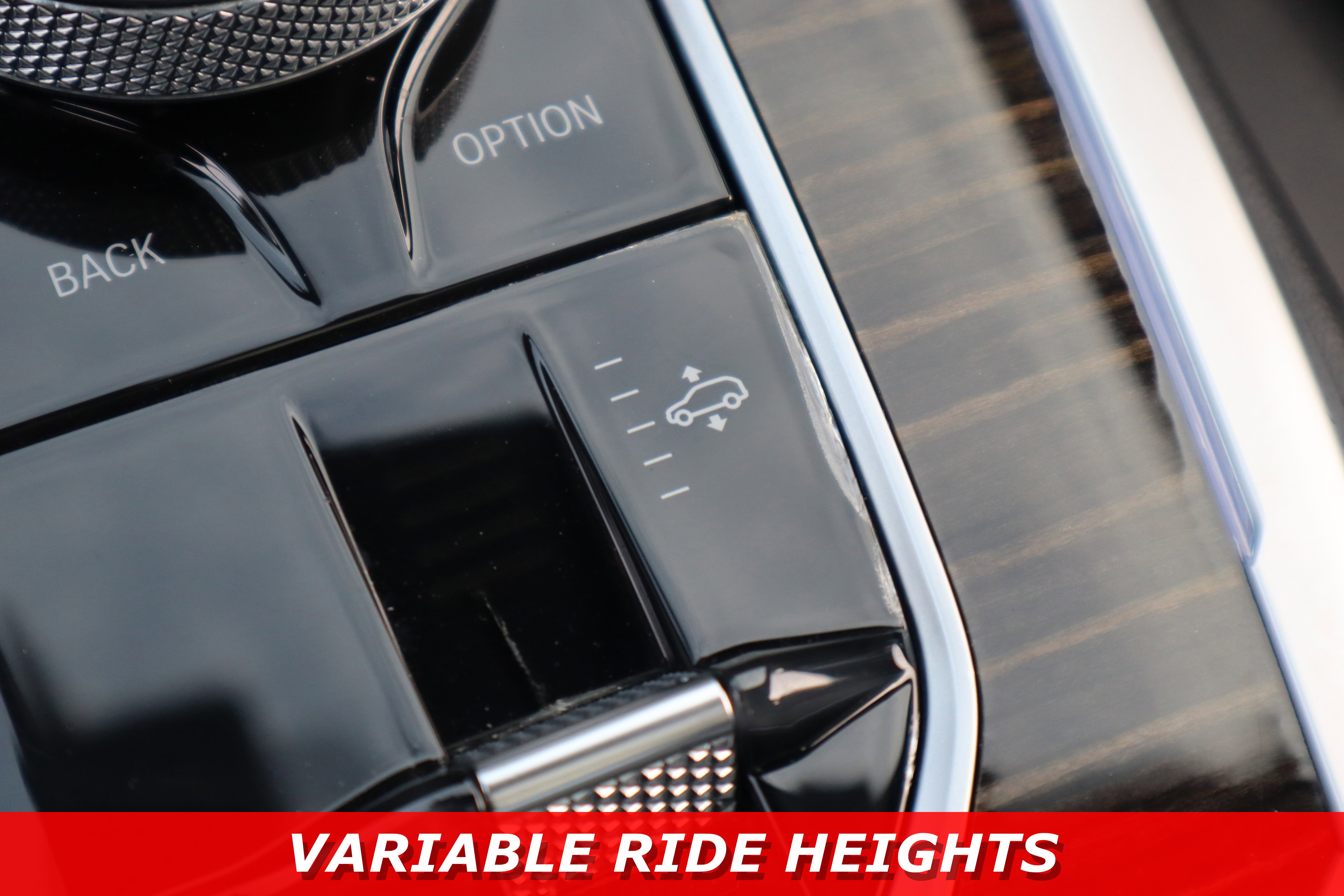 Used 2023 BMW X7 M60i w/ Executive Package image 30