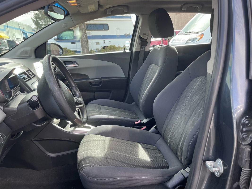 Used 2013 Chevrolet Sonic LT image 9