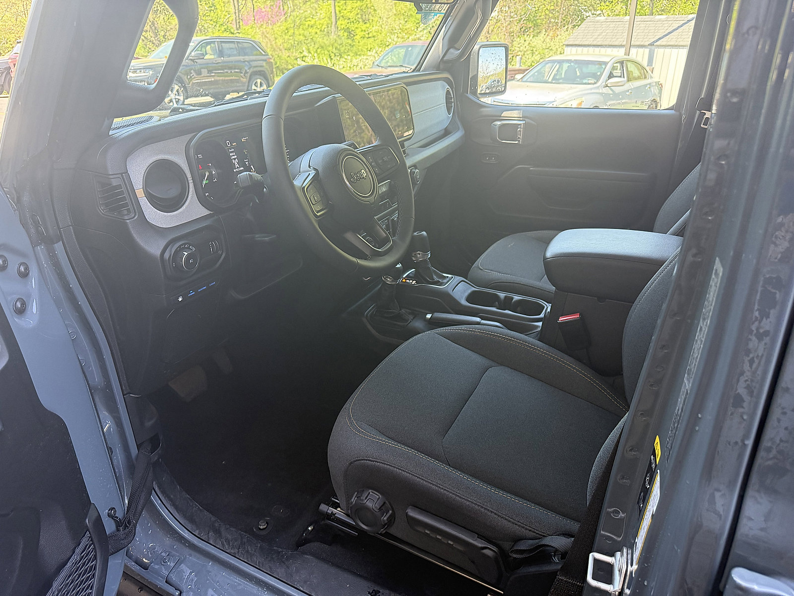 Used 2025 Jeep Wrangler Willys image 8