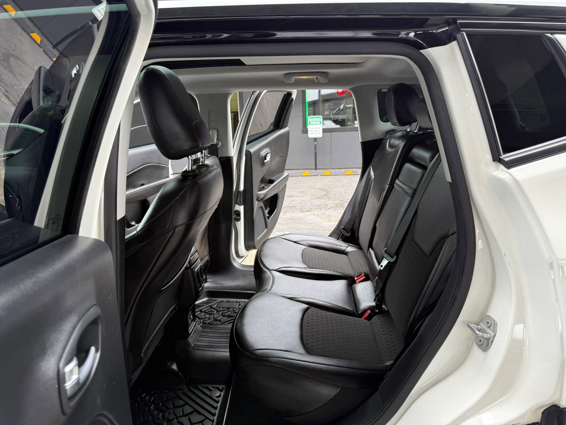 Used 2019 Jeep Compass Latitude image 14