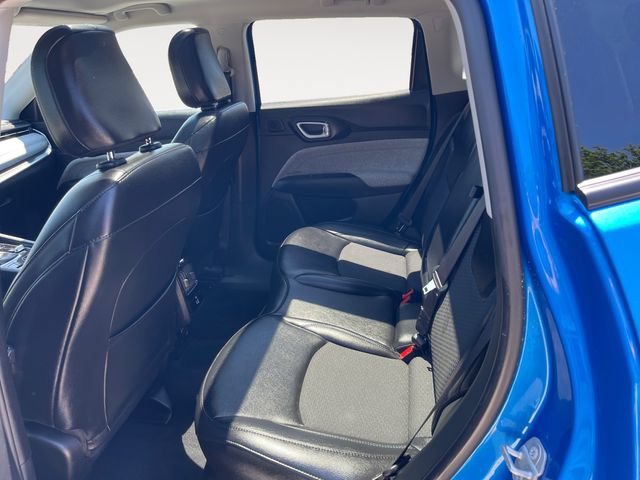 Used 2022 Jeep Compass Latitude w/ Sun and Sound Group AWD/4WD image 13