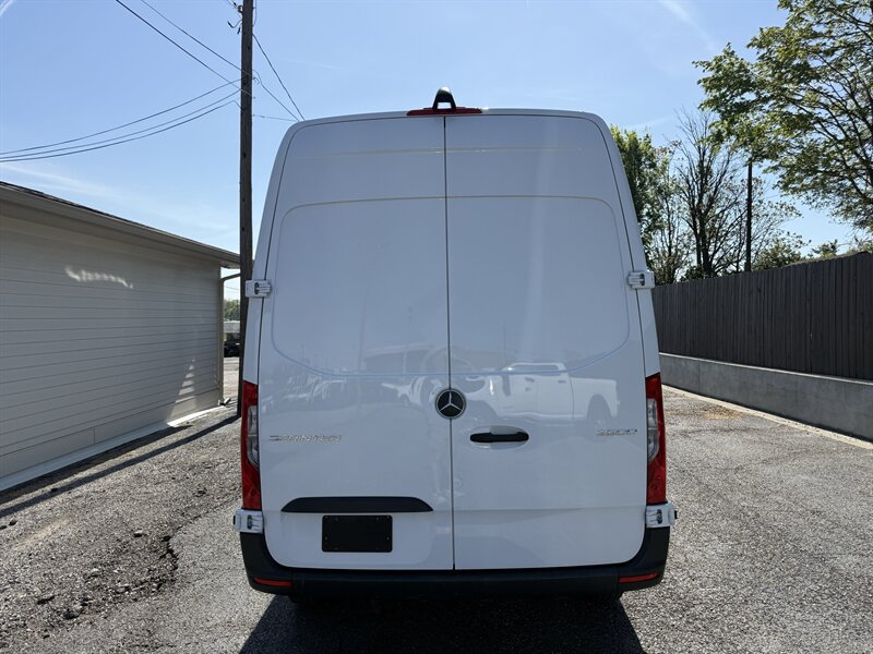 Used 2025 Mercedes-Benz Sprinter 2500 image 18