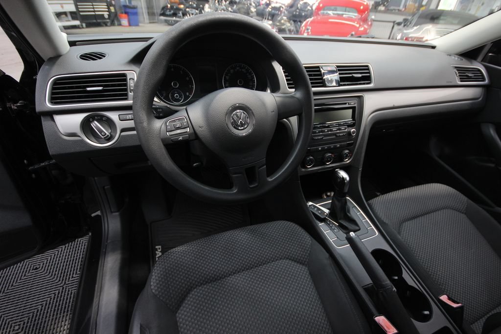 Used 2013 Volkswagen Passat 2.5 S FWD image 15