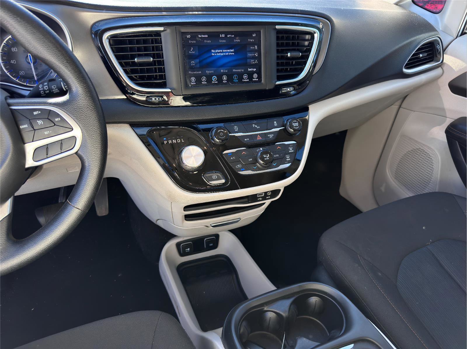 Used 2020 Chrysler Pacifica Touring image 13